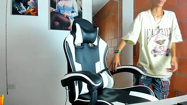 Snapshot of briamhoconor_xh chatting on 24, 3, 2026 briamhoconor xh online show from 24, 3, 2026