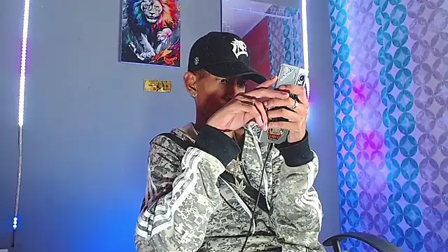 Snapshot of briamhoconor_xh chatting on 1, 4, 2026 briamhoconor xh online show from 1, 4, 2026