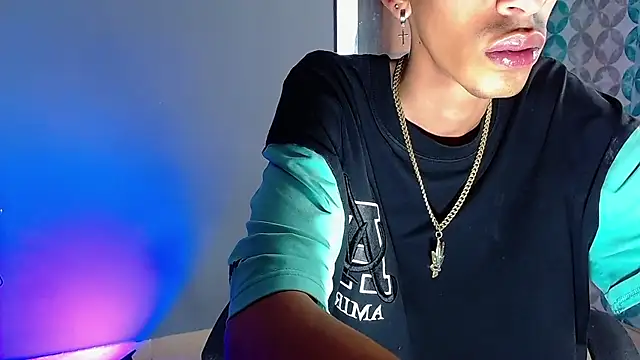 Snapshot of briamhoconor_xh chatting on 17, 6, 2026 briamhoconor xh online show from 17, 6, 2026