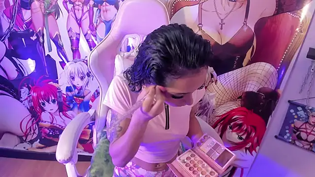 Kylie Moan online show from 10, 10, 2025