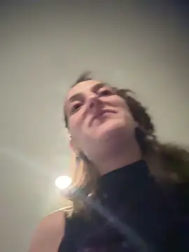 Snapshot of MrsSizzle chatting on 19, 10, 2025 MrsSizzle online show from 19, 10, 2025