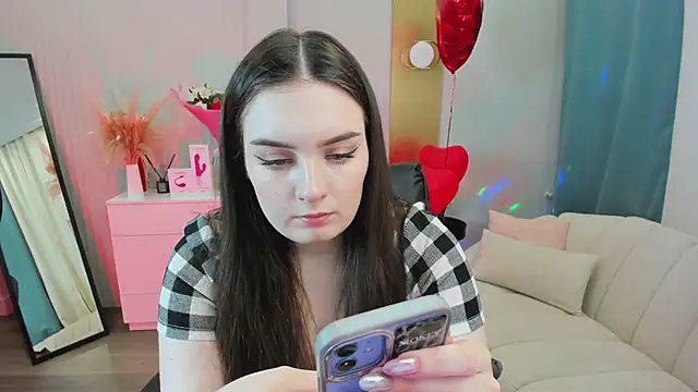 Snapshot of _Shy_Jenny_ chatting on 24, 4, 2026 Shy Jenny online show from 24, 4, 2026
