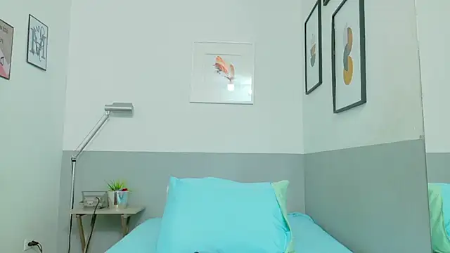 cutepetitee online show from 16, 10, 2025