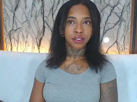 Snapshot of Pauline_Fox chatting on 2, 11, 2025 Pauline Fox online show from 2, 11, 2025