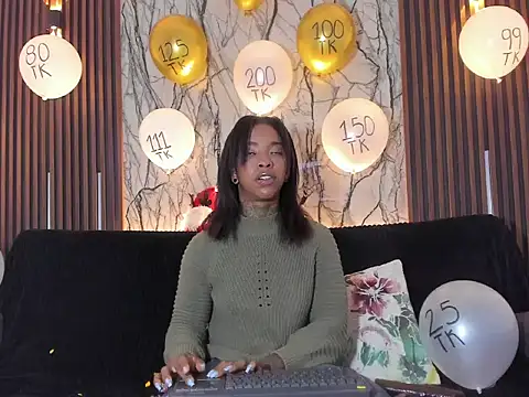 Snapshot of Pauline_Fox chatting on 16, 11, 2025 Pauline Fox online show from 16, 11, 2025