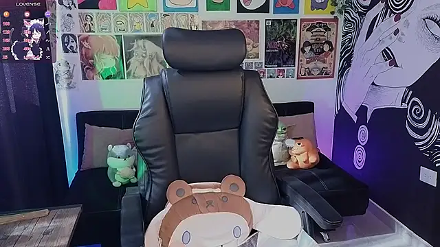 Yuhwan  online show from 22, 11, 2025