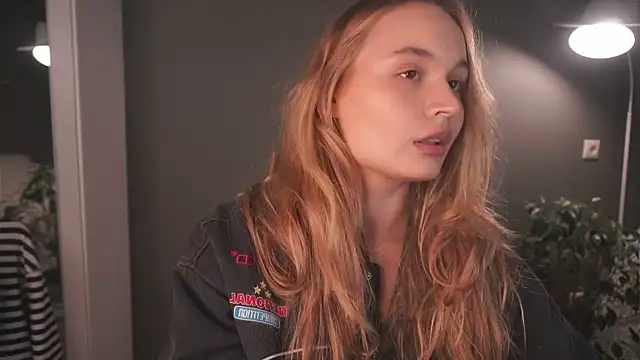 Snapshot of lisa_schiele chatting on 19, 11, 2025 lisa schiele online show from 19, 11, 2025