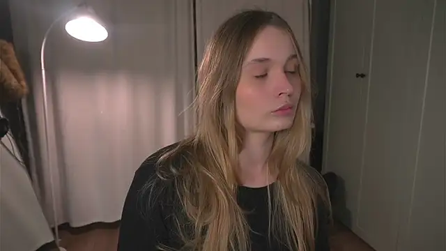 lisa schiele online show from 10, 4, 2026