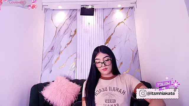 Snapshot of Mhiaa_Sweet chatting on 15, 5, 2026 Mhiaa Sweet online show from 15, 5, 2026