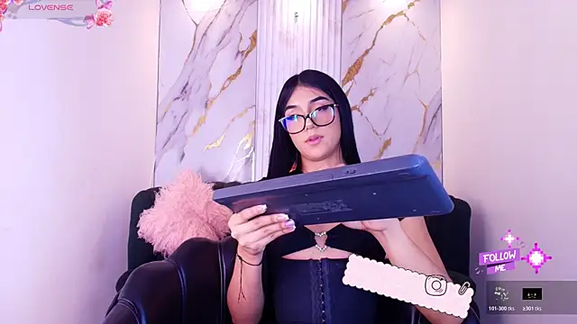 Snapshot of Mhiaa_Sweet chatting on 18, 5, 2026 Mhiaa Sweet online show from 18, 5, 2026