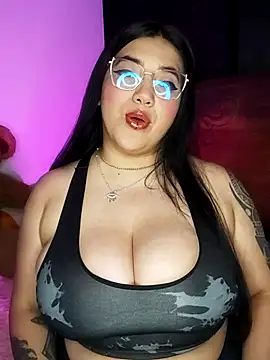 Snapshot of kittenFreyja_ chatting on 3, 10, 2025 kittenFreyja  online show from 3, 10, 2025
