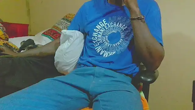 EYEzIAM online show from 19, 4, 2026