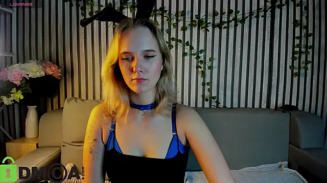 Snapshot of Casey_Sweeet chatting on 28, 10, 2025 Casey Sweeet online show from 28, 10, 2025