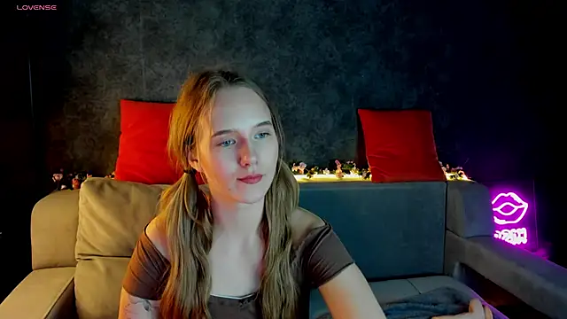 Casey Sweeet online show from 4, 2, 2026