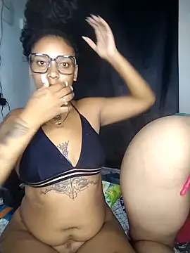Snapshot of Vale_Nikol21 chatting on 8, 4, 2026 Vale Nikol21 online show from 8, 4, 2026