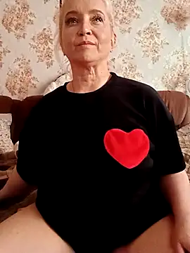 SquirtMilf00 online show from 9, 3, 2026