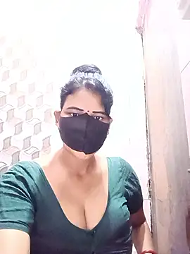 Snapshot of varnika chatting on 11, 4, 2026 varnika online show from 11, 4, 2026