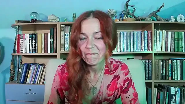 Foxilady357 online show from 4, 6, 2026