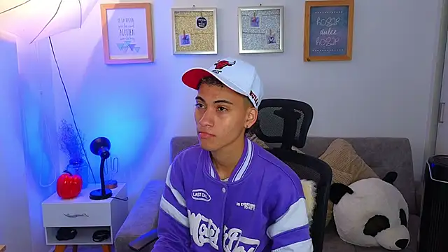 yulian vasquez online show from 11, 11, 2025