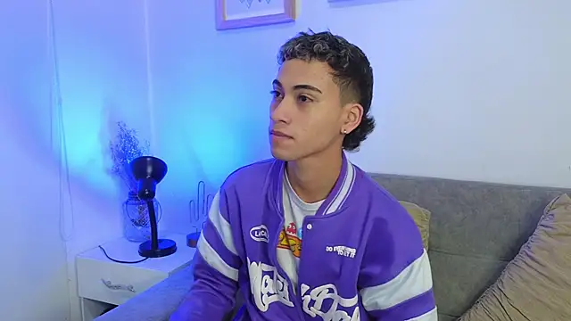 yulian vasquez online show from 1, 12, 2025