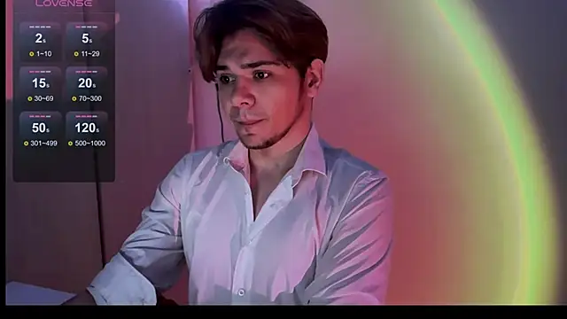 Snapshot of 1RobertTT chatting on 6, 10, 2025 1RobertTT online show from 6, 10, 2025