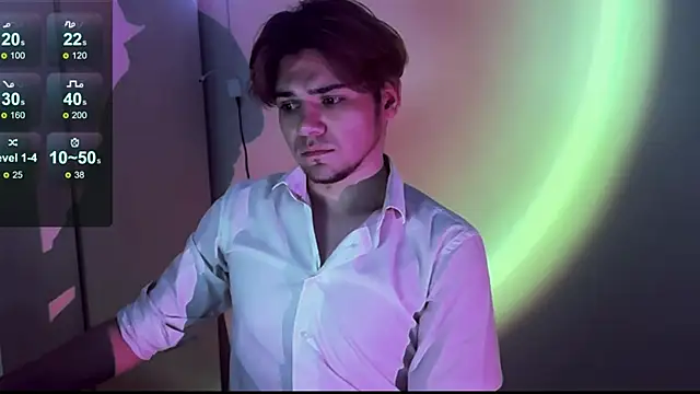 Snapshot of 1RobertTT chatting on 8, 10, 2025 1RobertTT online show from 8, 10, 2025