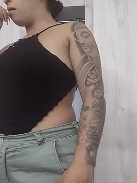 Snapshot of Valenn_fernandez chatting on 11, 4, 2026 Valenn fernandez online show from 11, 4, 2026