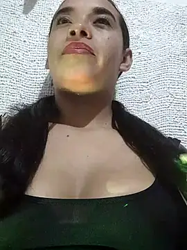 Snapshot of Valenn_fernandez chatting on 13, 4, 2026 Valenn fernandez online show from 13, 4, 2026