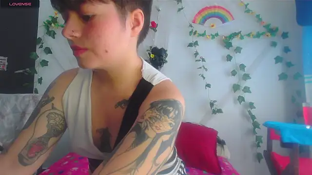 Snapshot of Mitsuha_gate chatting on 21, 12, 2025 Mitsuha gate online show from 21, 12, 2025