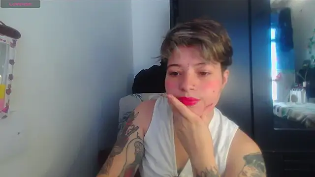 Snapshot of Mitsuha_gate chatting on 18, 1, 2026 Mitsuha gate online show from 18, 1, 2026