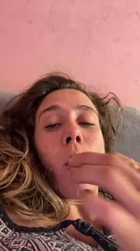 Snapshot of blond-96 chatting on 5, 4, 2026 blond-96 online show from 5, 4, 2026