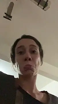 Snapshot of blond-96 chatting on 11, 4, 2026 blond-96 online show from 11, 4, 2026