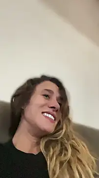 Snapshot of blond-96 chatting on 21, 4, 2026 blond-96 online show from 21, 4, 2026