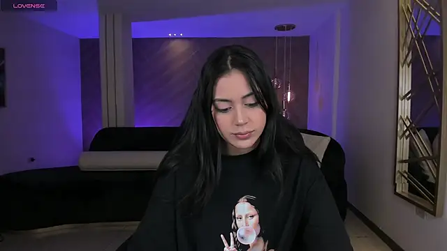 Snapshot of AmbarJames_ chatting on 5, 12, 2025 AmbarJames online show from 5, 12, 2025