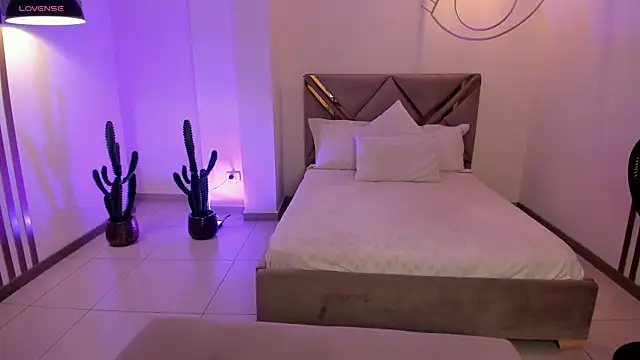 AmbarJames  online show from 8, 1, 2026