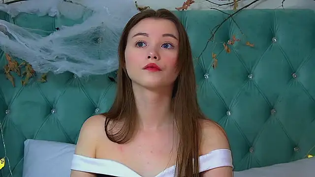 Snapshot of KeiraAsti chatting on 2, 11, 2025 KeiraAsti online show from 2, 11, 2025