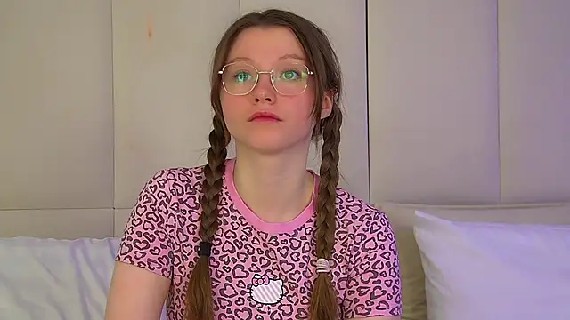 Snapshot of KeiraAsti chatting on 26, 11, 2025 KeiraAsti online show from 26, 11, 2025