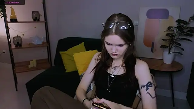 Dilara xBaby online show from 6, 3, 2026