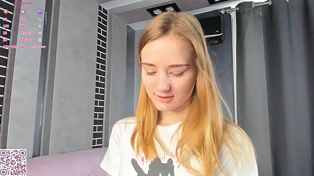 Snapshot of ElvinaRose chatting on 11, 10, 2025 ElvinaRose online show from 11, 10, 2025