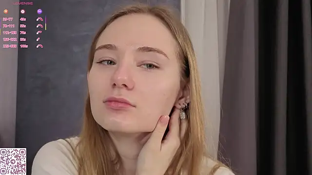 Snapshot of ElvinaRose chatting on 11, 11, 2025 ElvinaRose online show from 11, 11, 2025