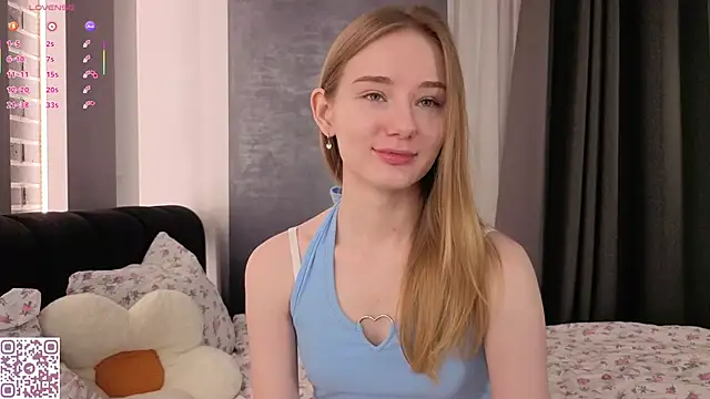 Snapshot of ElvinaRose chatting on 17, 11, 2025 ElvinaRose online show from 17, 11, 2025