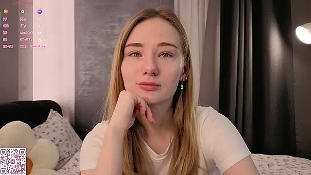 Snapshot of ElvinaRose chatting on 27, 11, 2025 ElvinaRose online show from 27, 11, 2025