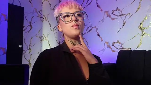 Snapshot of Rebeka-baker chatting on 6, 3, 2026 Rebeka-baker online show from 6, 3, 2026