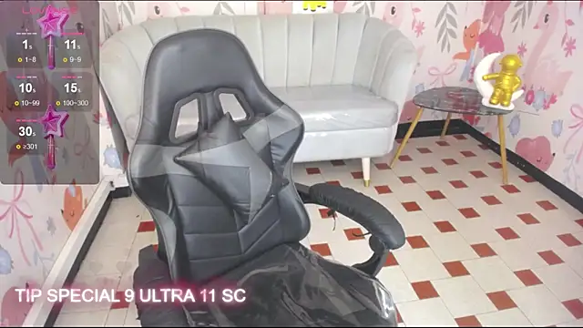 Snapshot of Paris09_v_ chatting on 17, 10, 2025 Paris09 v online show from 17, 10, 2025