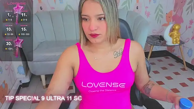 Snapshot of Paris09_v_ chatting on 19, 3, 2026 Paris09 v online show from 19, 3, 2026