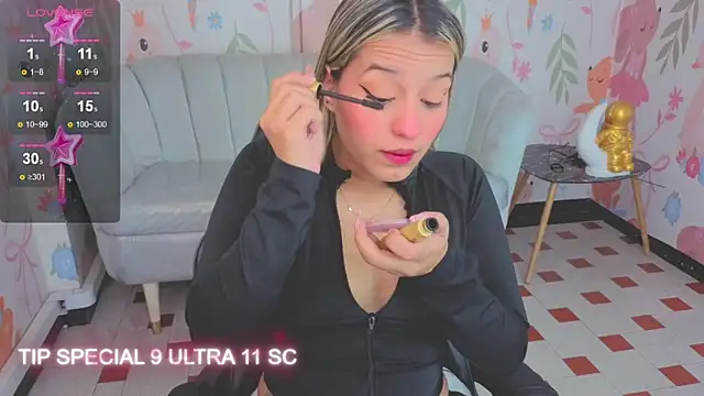 Snapshot of Paris09_v_ chatting on 10, 4, 2026 Paris09 v online show from 10, 4, 2026