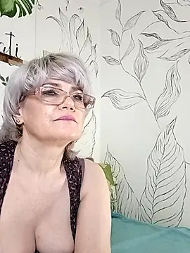 Catty Lady online show from 6, 4, 2026