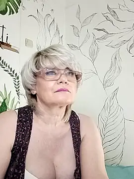 Snapshot of Catty_Lady chatting on 22, 4, 2026 Catty Lady online show from 22, 4, 2026