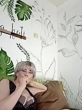 Snapshot of Catty_Lady chatting on 6, 5, 2026 Catty Lady online show from 6, 5, 2026