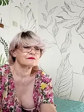 Snapshot of Catty_Lady chatting on 13, 5, 2026 Catty Lady online show from 13, 5, 2026